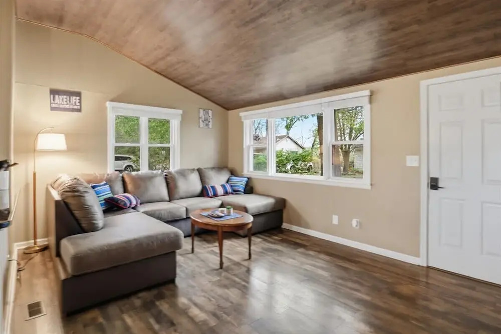 Perfect Lake Escape Near Bagnell Dam Strip