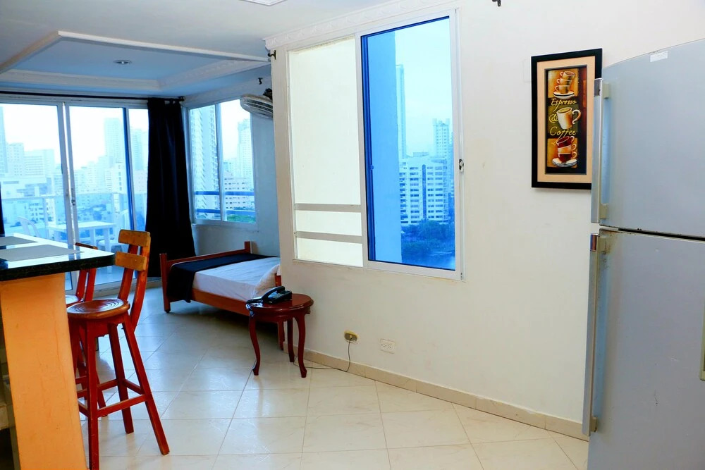 Beachfront Apartment 6 People 1105A
