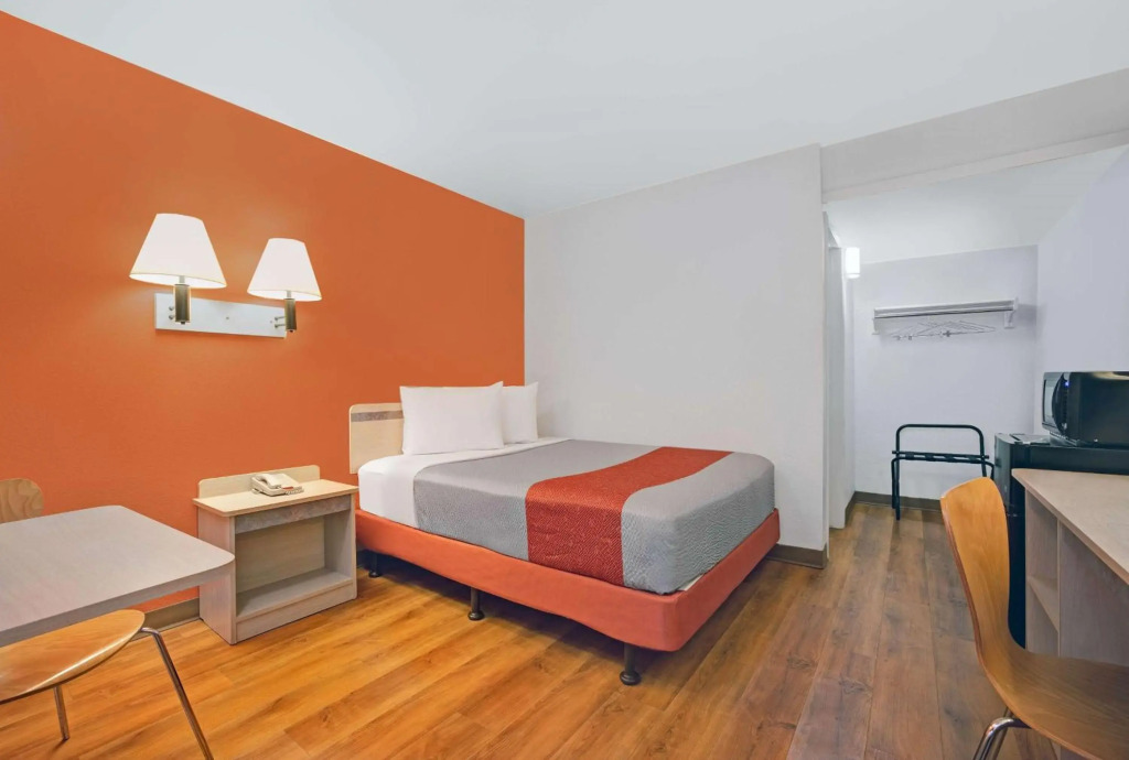 Motel 6 Troutdale, OR - Portland East