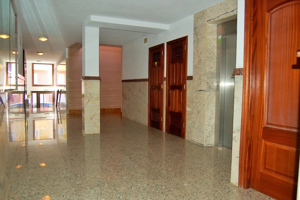 Alquilaencanarias-Medano, Cabezo beach & pool