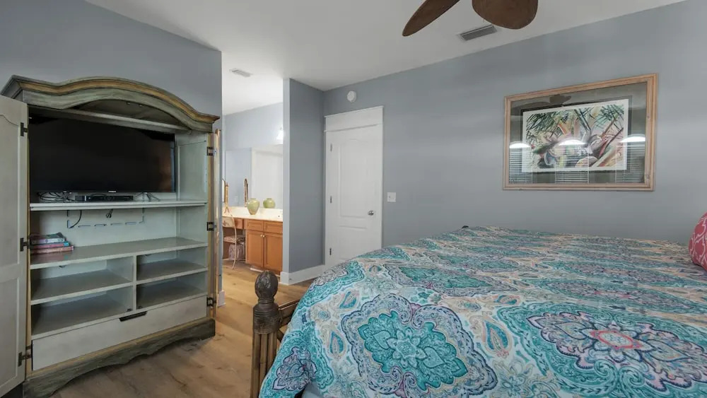 5 Minutes to Beach - Large Complex Pool