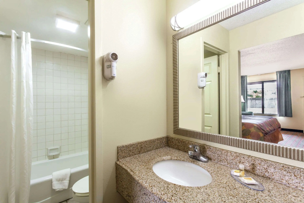 Days Inn by Wyndham Lebanon