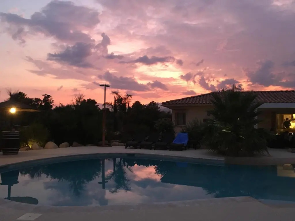LHacienda Piscine chauffée à 28, spa, boulodrome et court de Tennis privés, 2 villas indépendantes