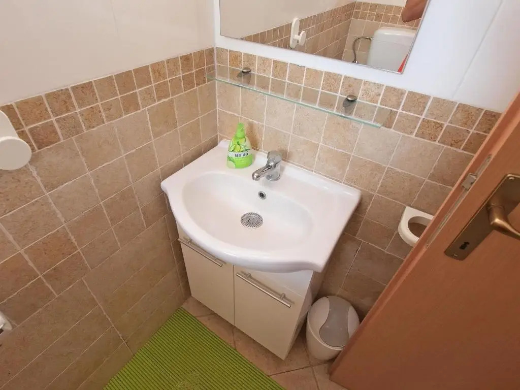 Apartment with 4 Bedrooms 446
