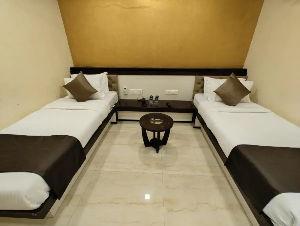 The Majlis Hotel - Near Taj Hotel Colaba