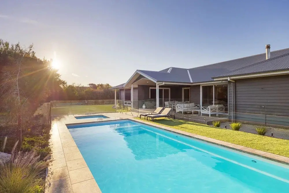 The Break Pool Spa Sauna Beach