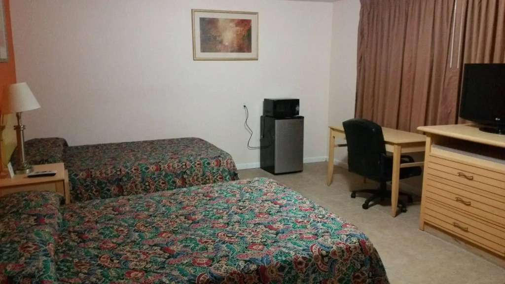 Travelers Inn - Clearwater