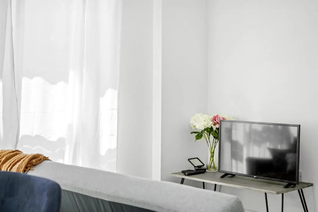 New Private Apartment Building Minutes From Heathrow
