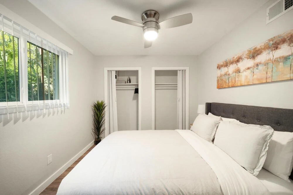 Modern 1BR Near UT Hyde Park Evonify