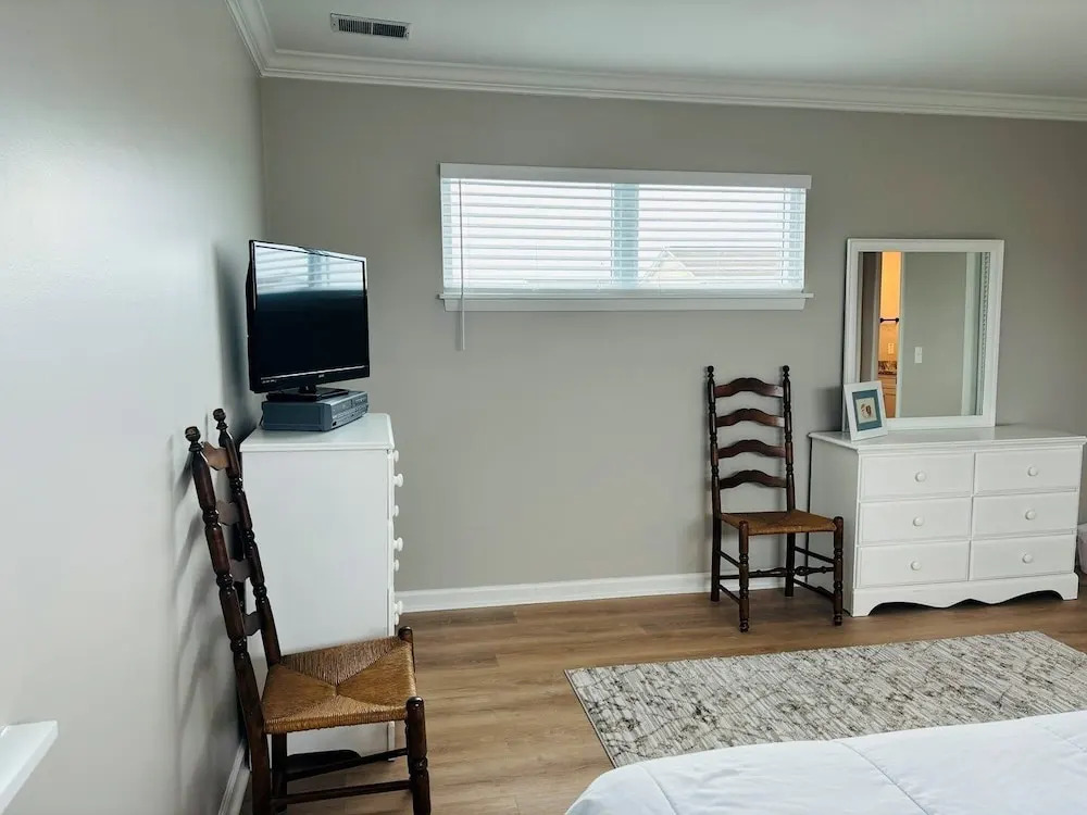 Buckeye's At The Beach 3 Bedroom Home by RedAwning