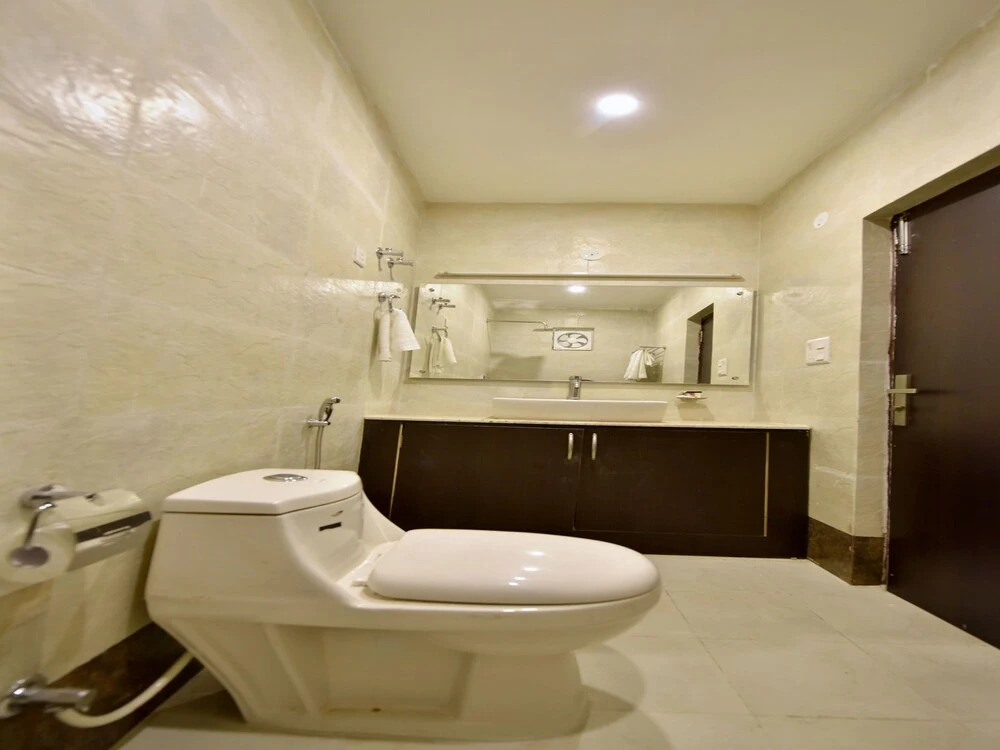 OYO 12770 Hotel Mirage Residency