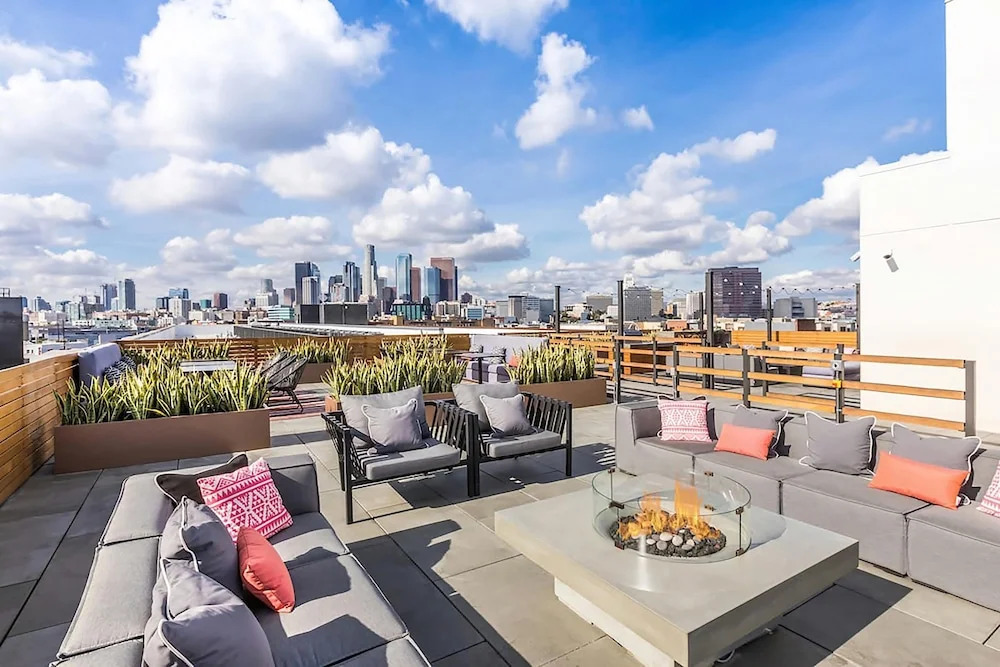 Stylish 2BR Near Dodgers Stadium by Oneluxstay