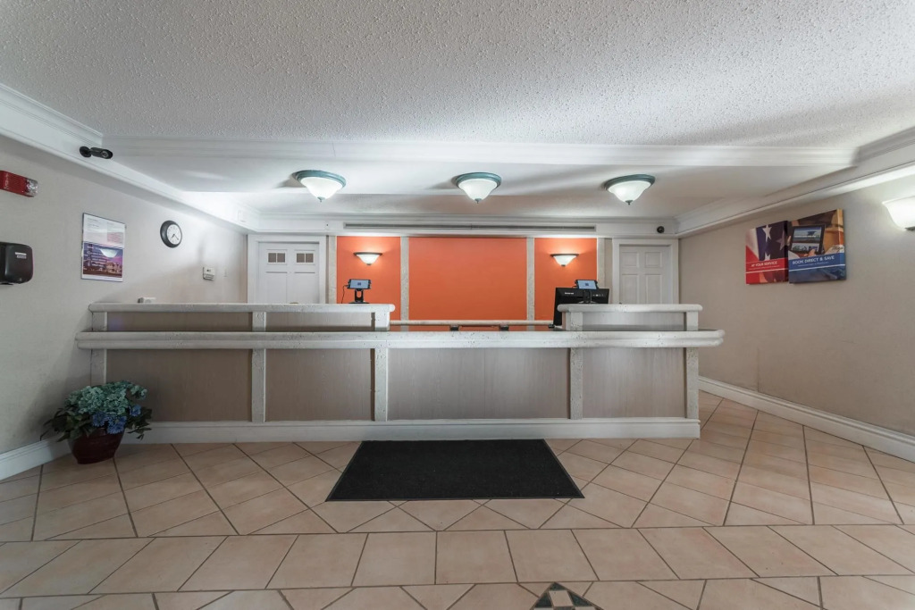 Motel 6-Hazelwood, MO