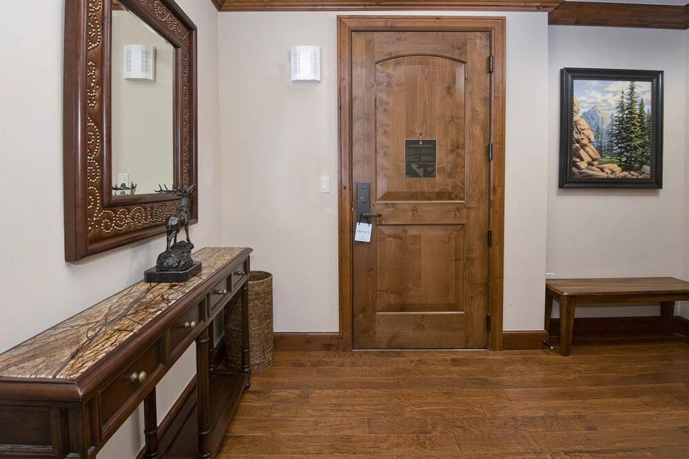 Luxury 2 Bedroom Residence in Lionshead Village