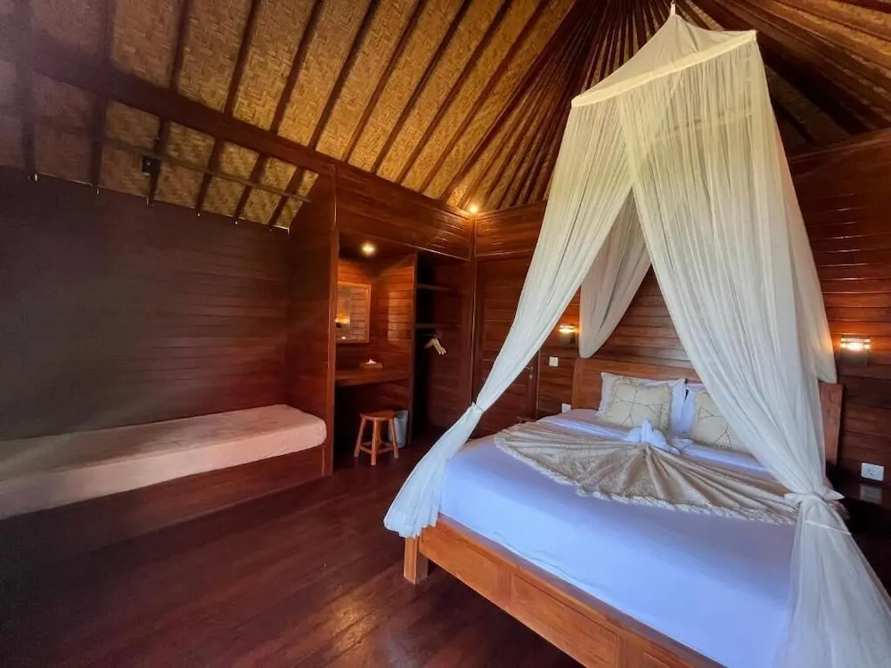 Sunset Hill Lembongan