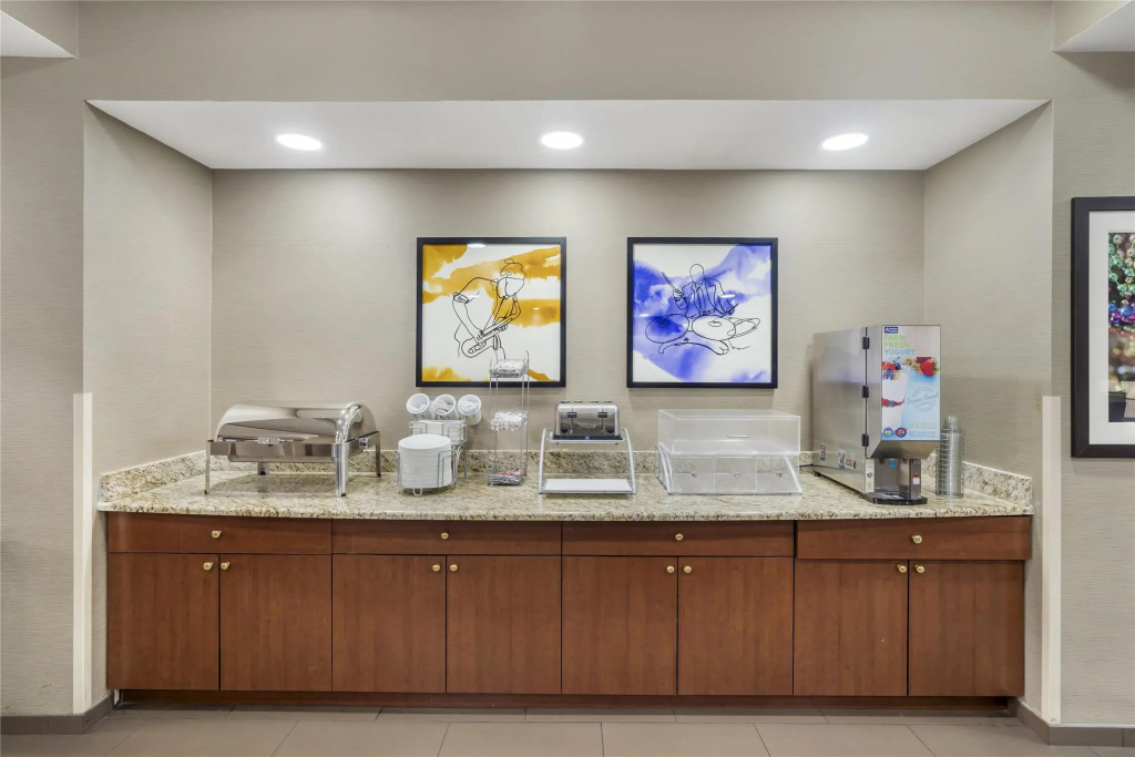Comfort Suites Airport