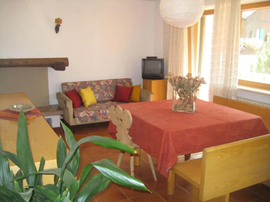 Appartamenti Decrestina