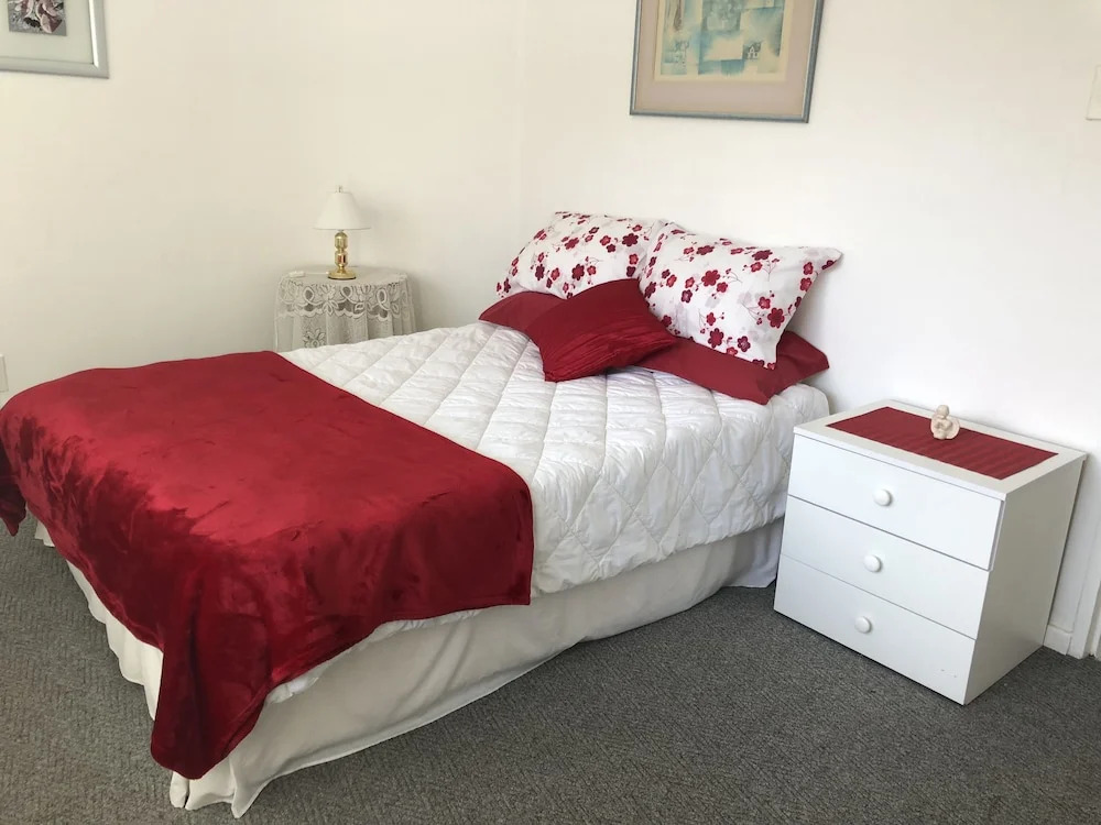 2 Bedroom Apartment in Higgovale