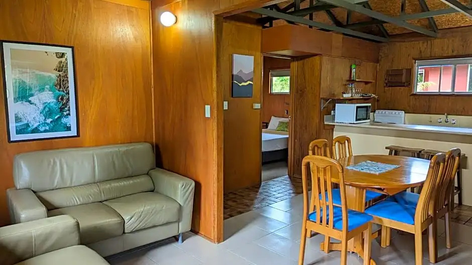 Capri Cabins