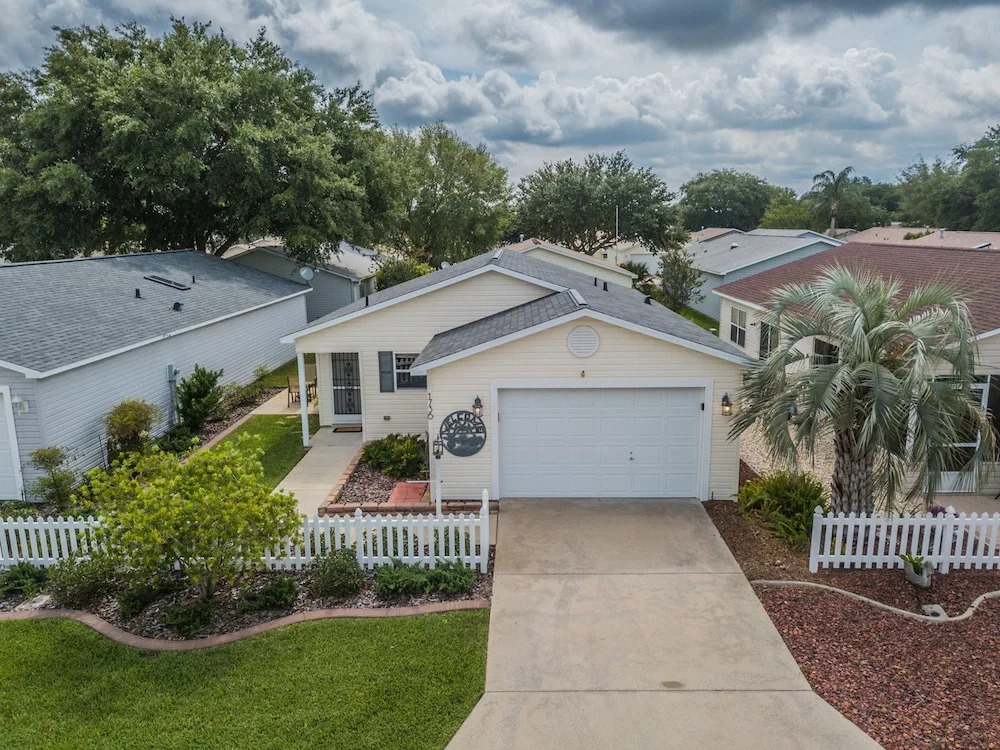 Campos Drive 1736 by White Pelican VR