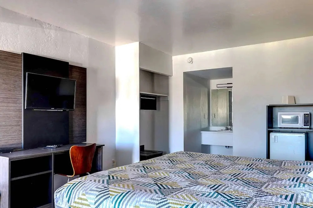 Super 8 Tucson/East/D.M.A.F. Area