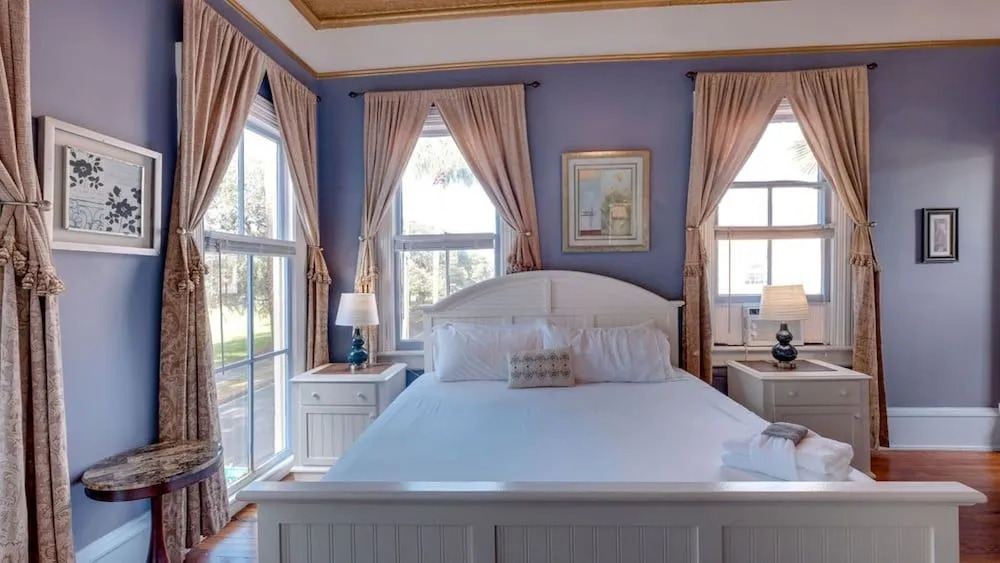 Forsyth Park 2 Bedroom Beauty