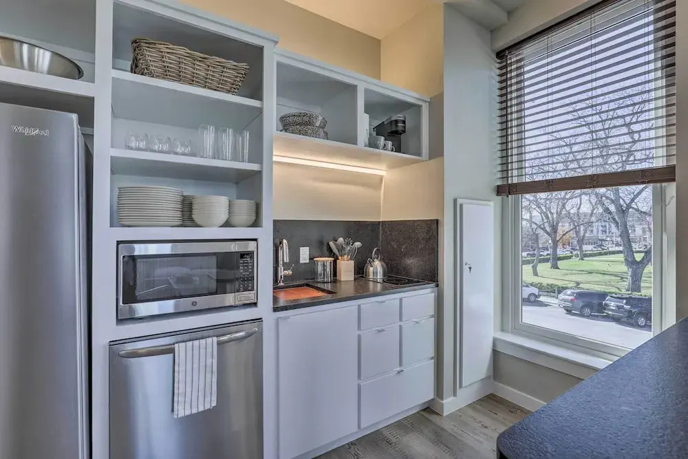 Stylish San Marcos Apt in the Heart of Dwtn!