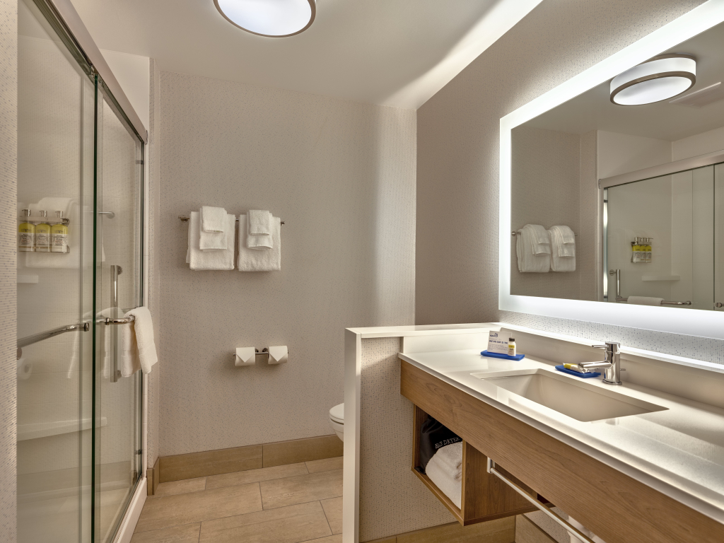 Holiday Inn Express & Suites Salem North - Keizer by IHG