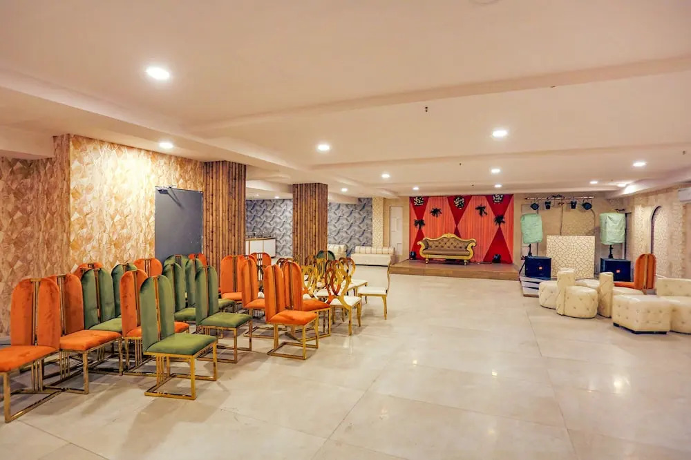Fabhotel Aerosky Grand