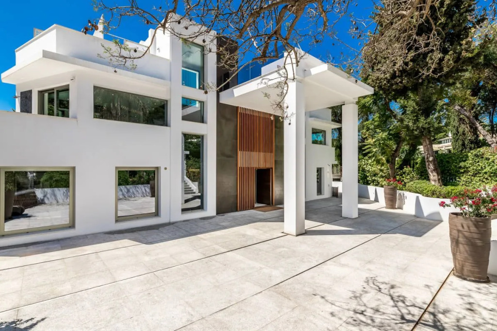 All About Villa Serenity