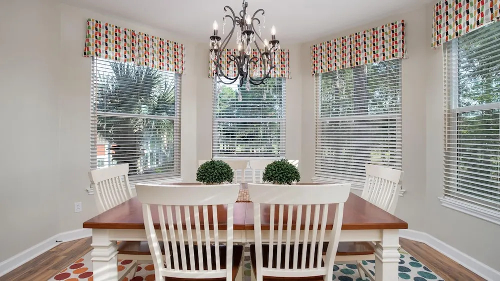 CONDO with GOLF CART and short walk to Village of Baytowne Wharf