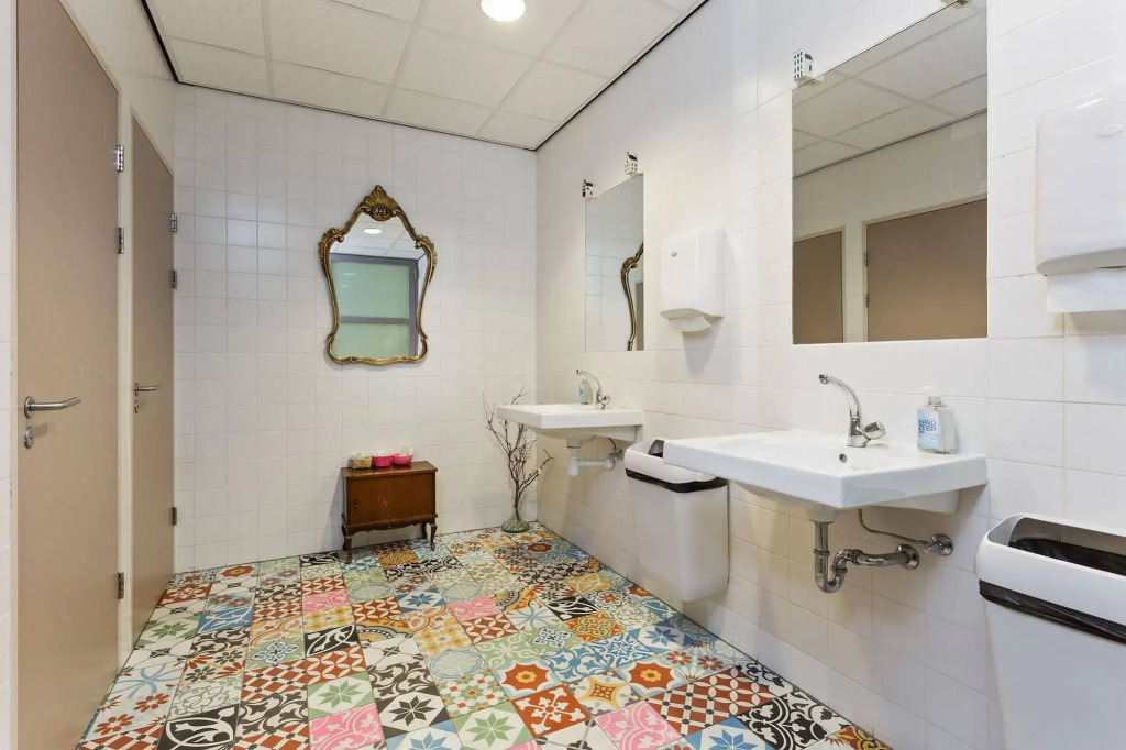 Hostelle - Caters to Women