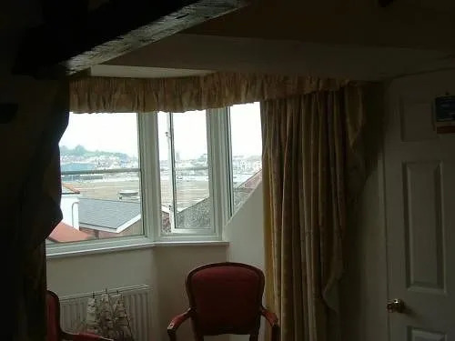 Potters Mooring Guest House