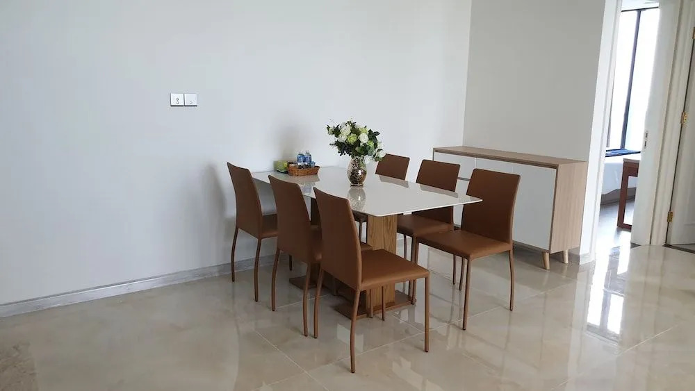 Stay In Vietnam Vinhomes Golden River