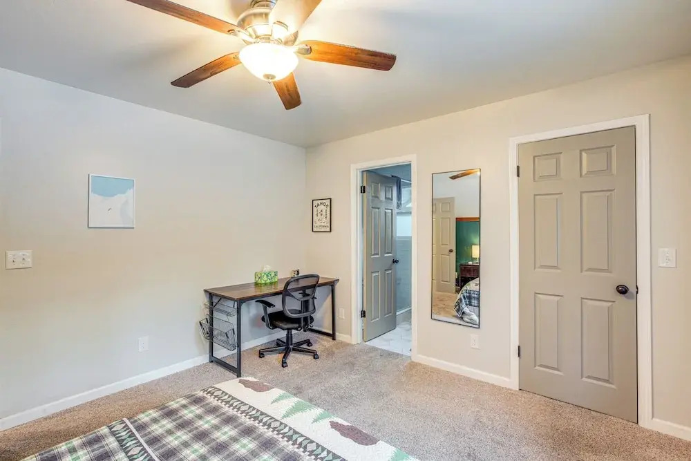 Ski & Board in South Lake Tahoe! Updated Home