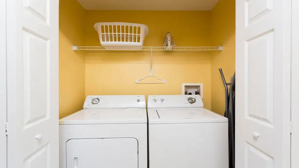 2 Miles to Disney, 3BR Home Free Wifi/crib, Best Location!