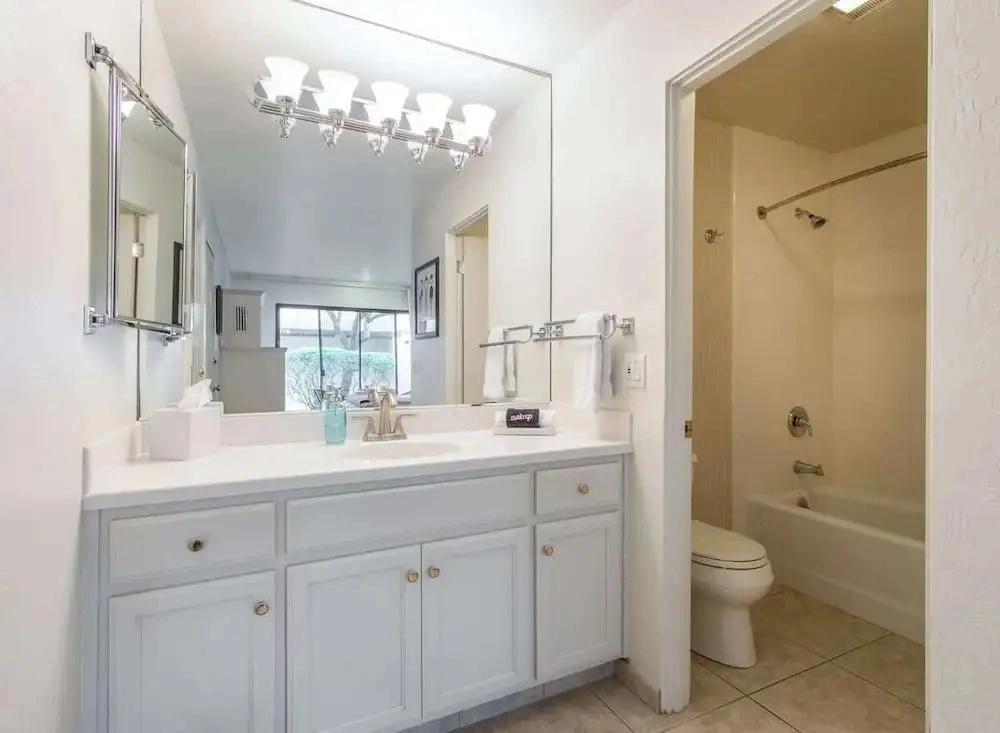 Romantic Napa Escape Prime Location King Bed, Private Patio & Pool