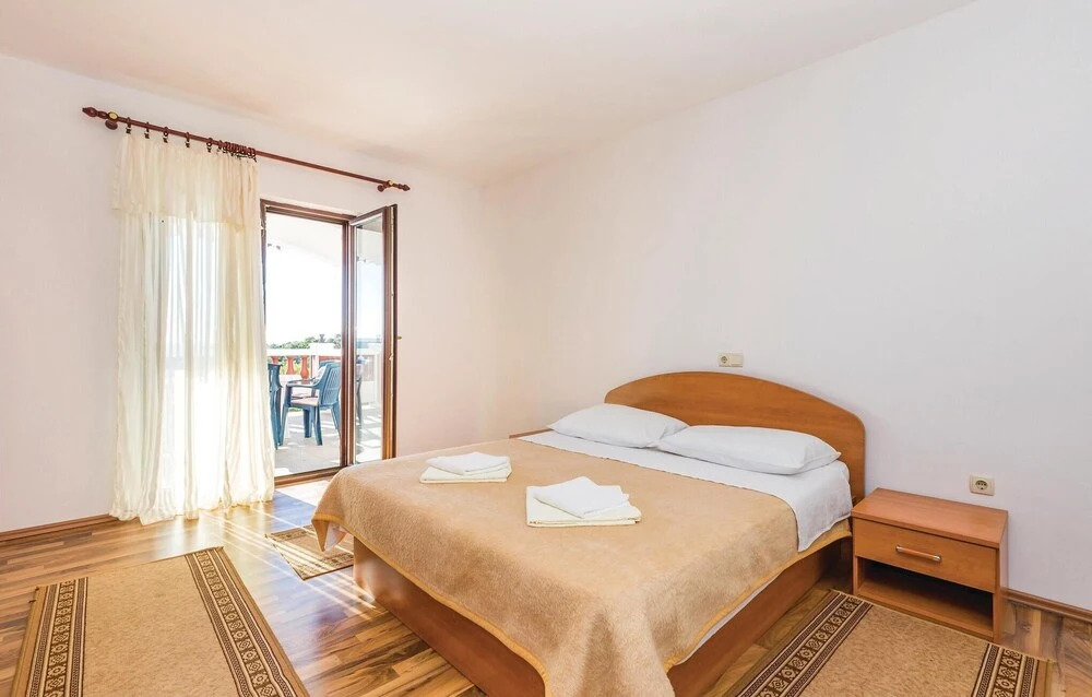 Beautiful Home in Banjol With Wifi and 2 Bedrooms