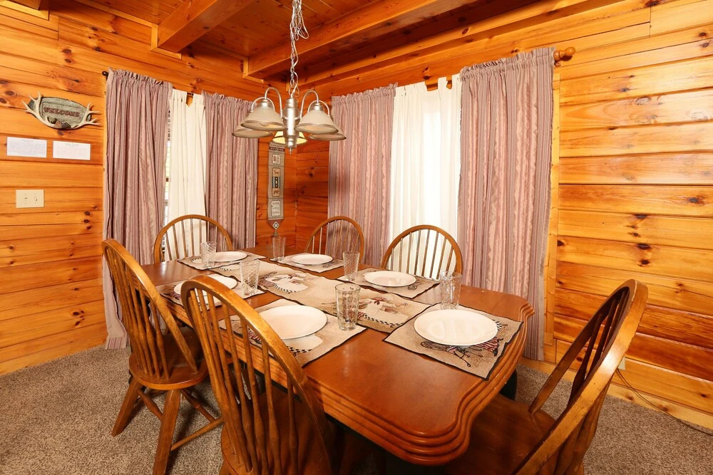Snow Bear - Two Bedroom Cabin