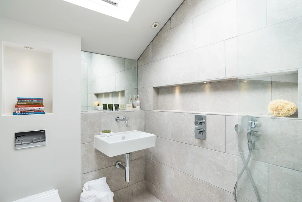 Gorgeous 2BR family home in East London