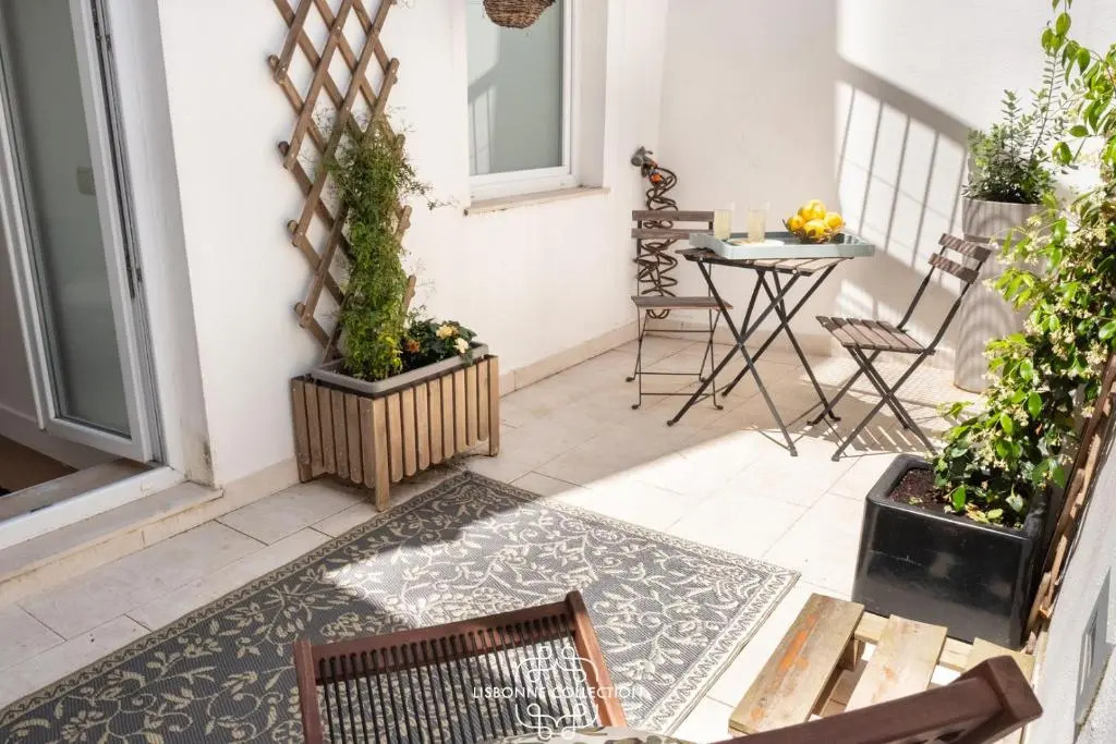 One Bedroom with Terrace in Alfama Centre 75 by Lisbonne Collection