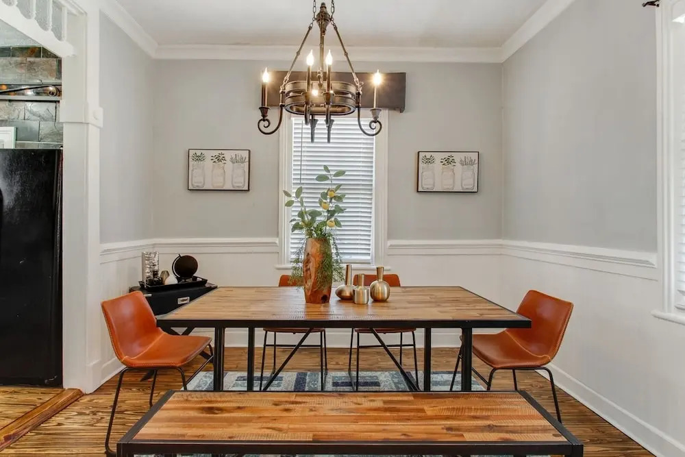 1202 Savannah - 4 Br Home