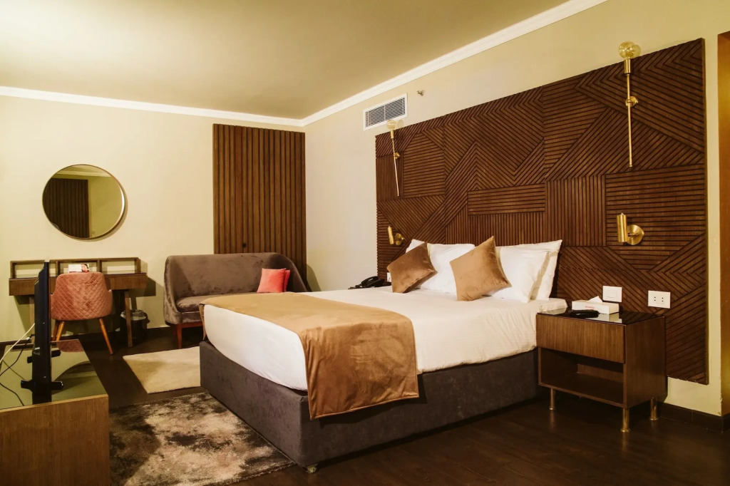 Отель Pyramisa Suites Hotel Cairo