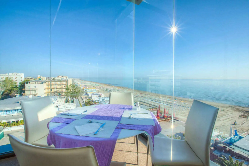 Hotel Commodore