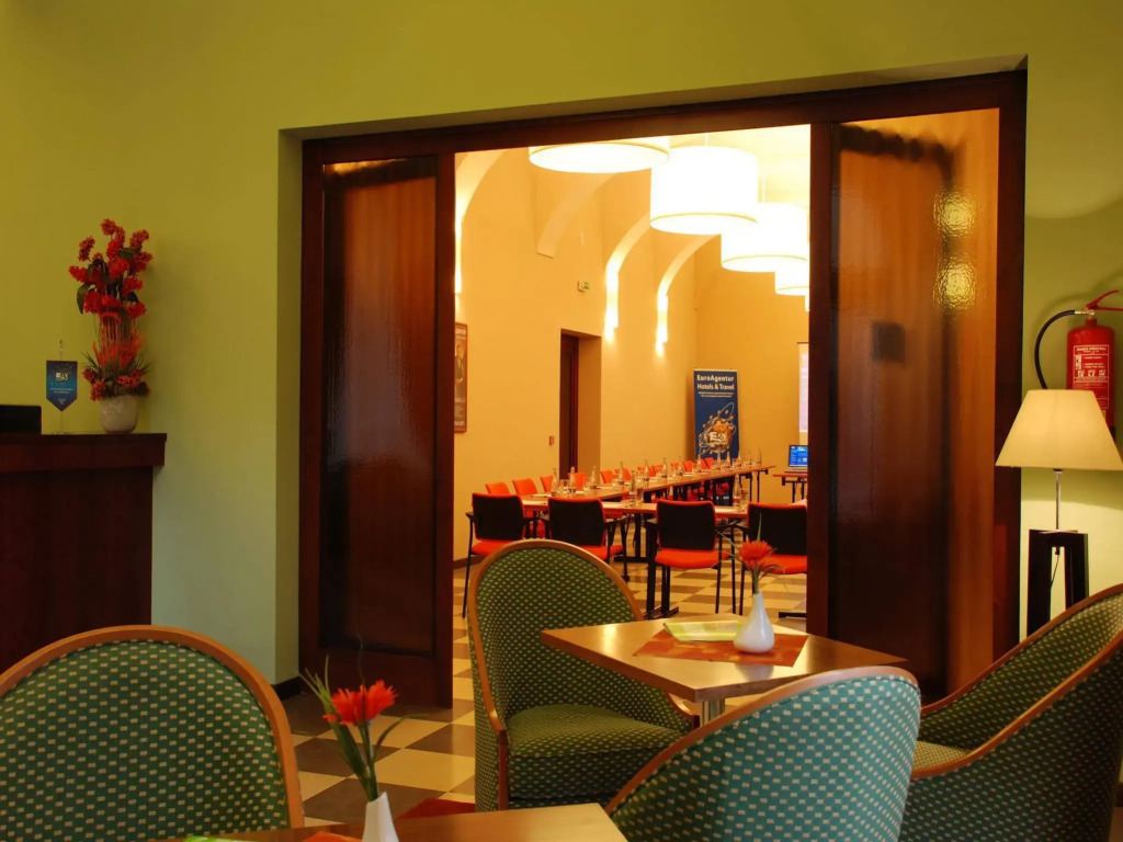 EA Hotel Downtown