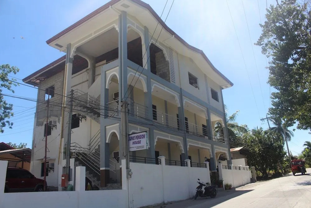 Junie Pension House
