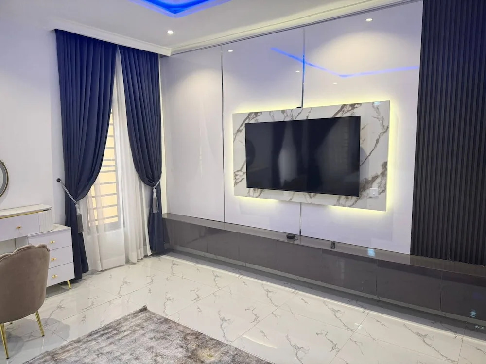 Serene Oasis in Lagos - Private Pool & Relaxing Ambiance