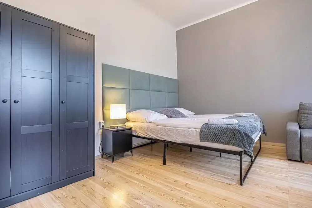 Spacious 1BR Apt Near Danube