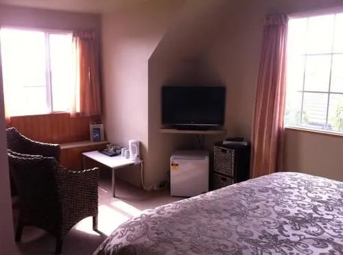 Royal Palms Papamoa Bed & Breakfast