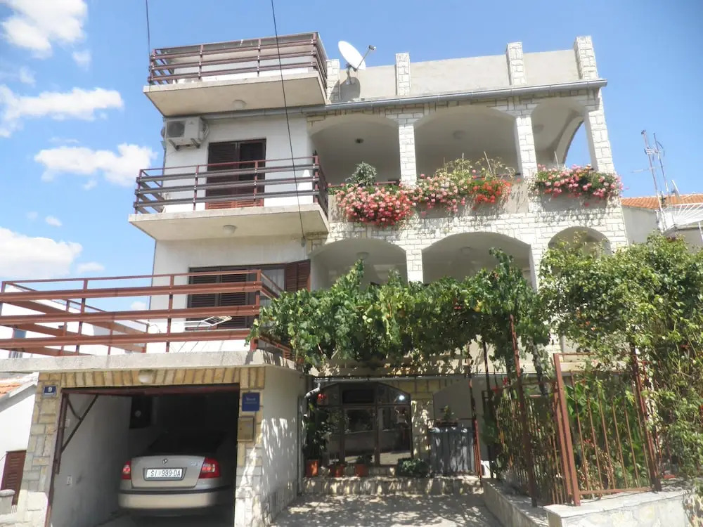 Apartments Romanić Brodarica / Two Bedroom A1